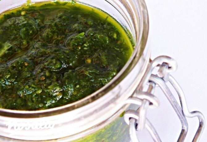 Parmezános medvehagyma pesto