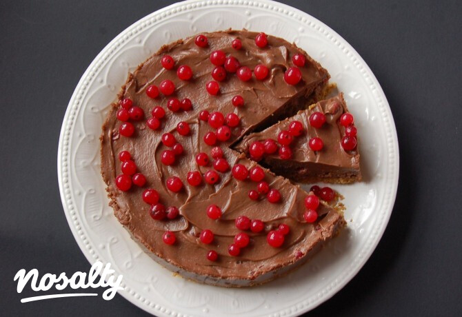 Nutellás-ribizlis sajttorta sütés nélkül