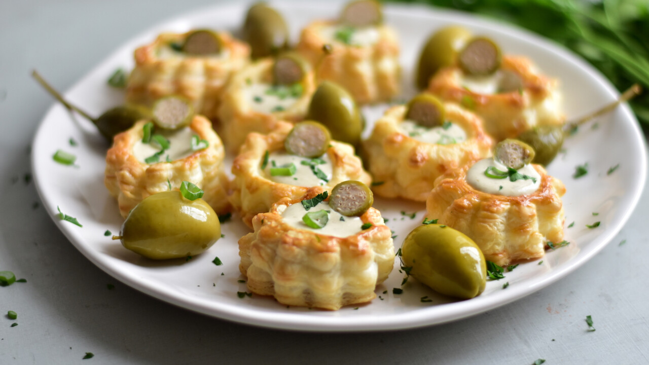 Leveles tésztakosárkák tonhalkrémmel töltve – vol au vent