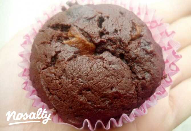 Baracklekváros-kakaós-meggyes muffin