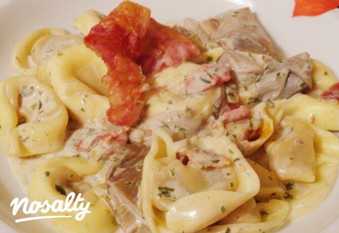 Tortellini fűszeres krémsajtos szószban