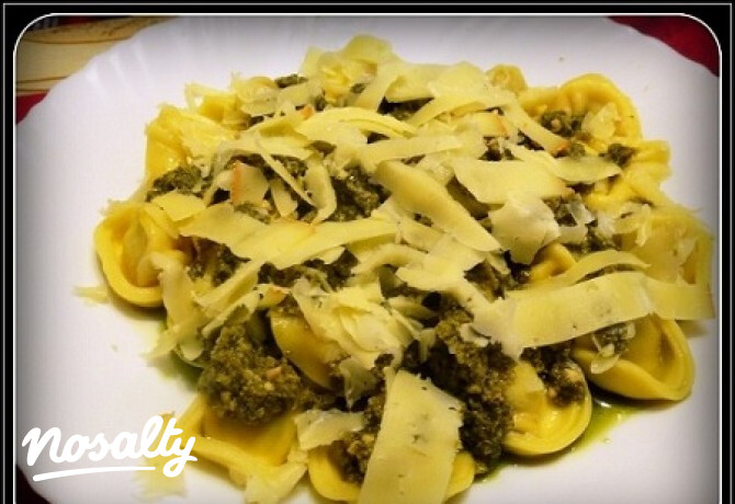 Pestos-sajtos tortellini