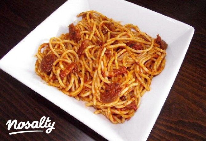 Kolbászos-szalonnás spagetti