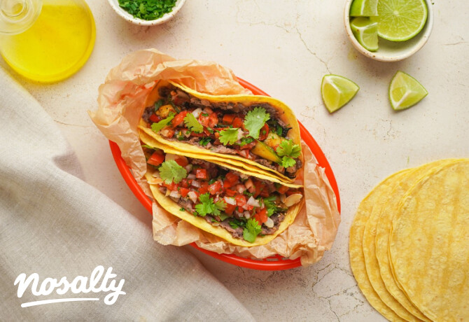 Taco feketebabpürével, sült zöldségekkel és salsával