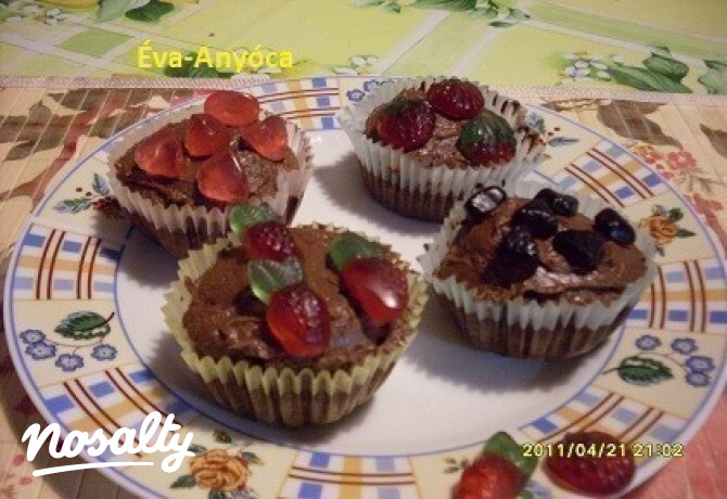 Kakaós muffin gyümölcsös gumicukorral