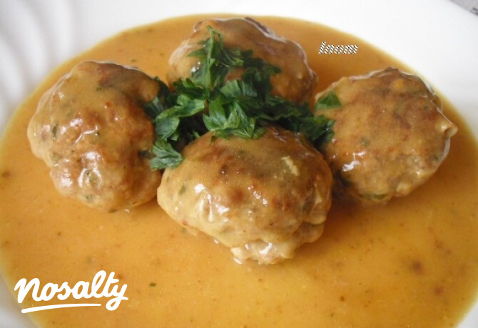 Húsgombóc curry-szószban