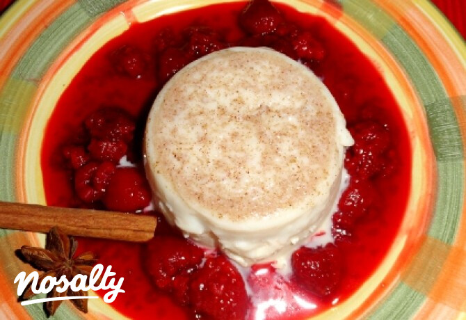 Mézeskalács panna cotta forró málnával