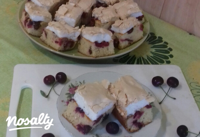 Habos meggyes pite