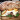Hamburger brie sajttal és karamellizált körtével