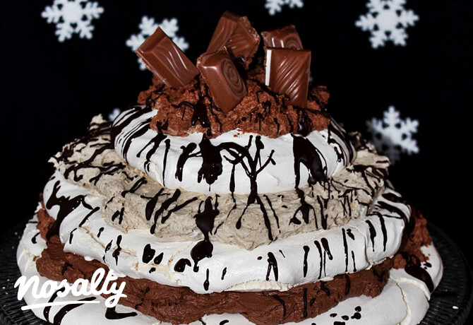 Pavlova csokoládés és gesztenyés krémmel