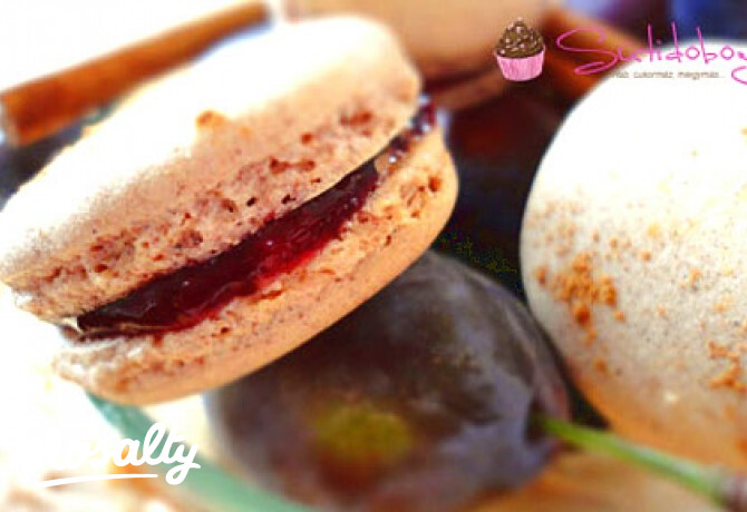 Szilvásgombóc macaron