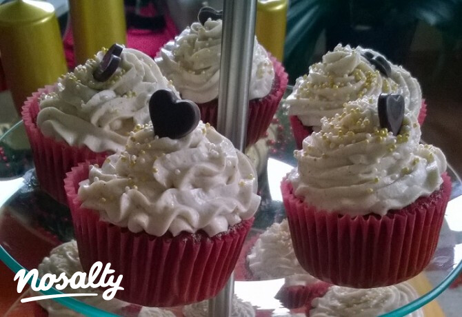 Karácsonyi vörösbársony cupcake