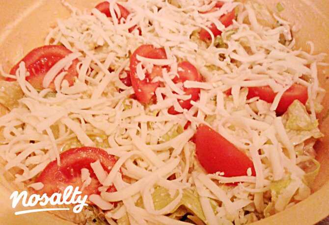 Jégsaláta tonhallal-tojással-mozzarellával