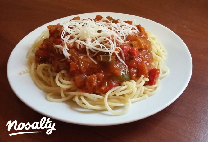 Zöldséges spagetti baconnel