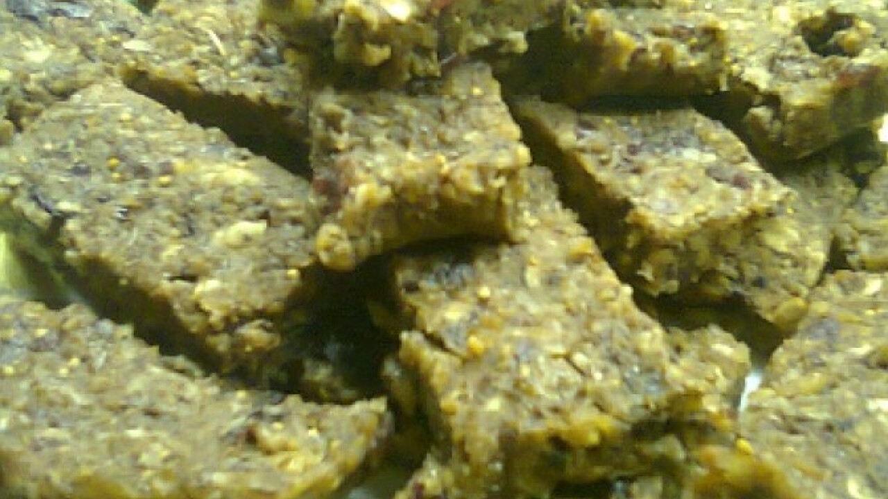 Aszalt gyümölcsös szelet Yoffitól