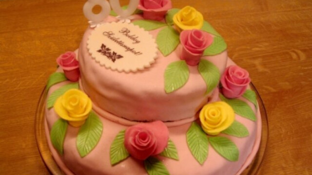 fogyás születésnapi torta)