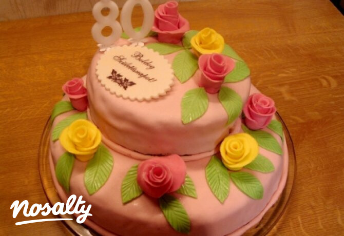 Szülinapi emeletes torta