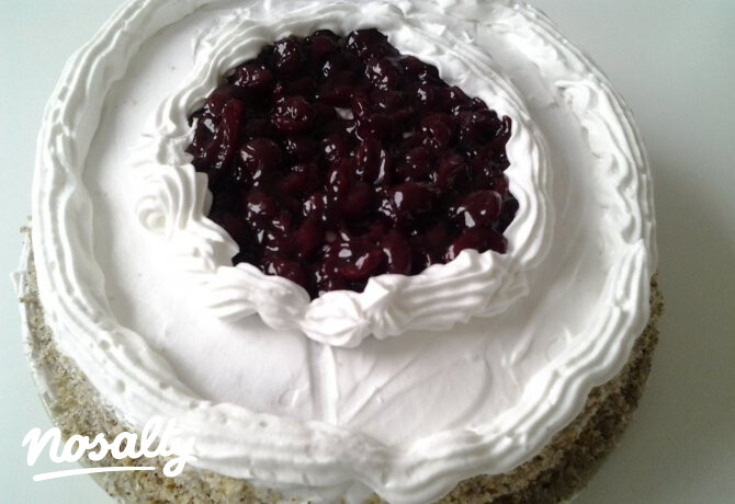 Fahéjas meggytorta
