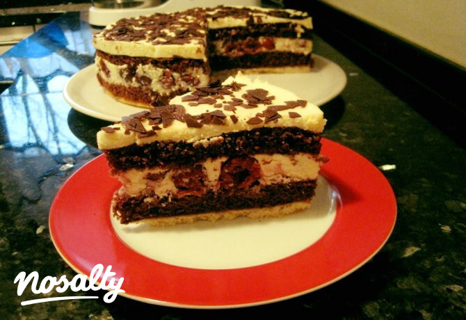Tejszínes meggytorta