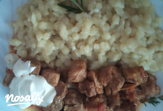 Túrós haluska lapockapörkölttel