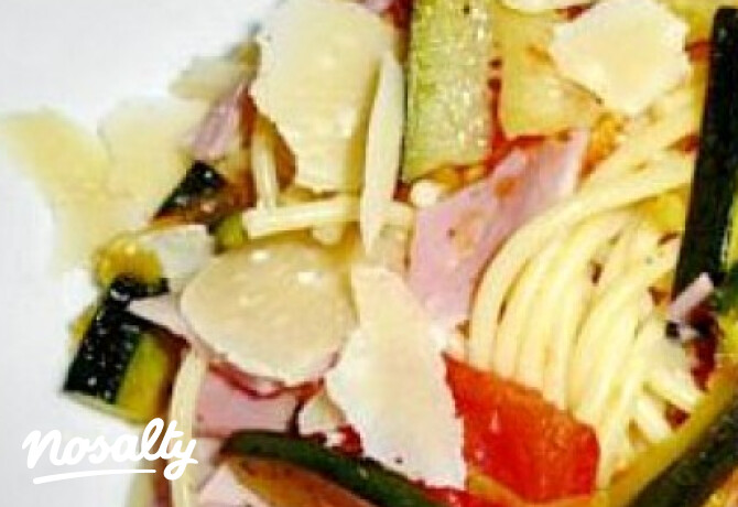 Zöldséges-sonkás spagetti