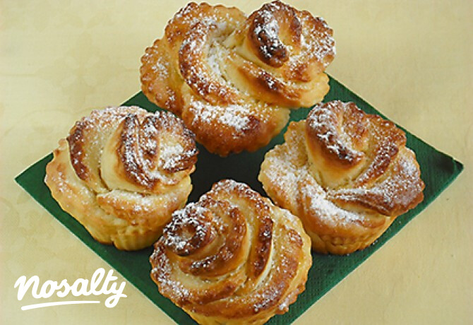 Muffin rózsa kelt tésztából