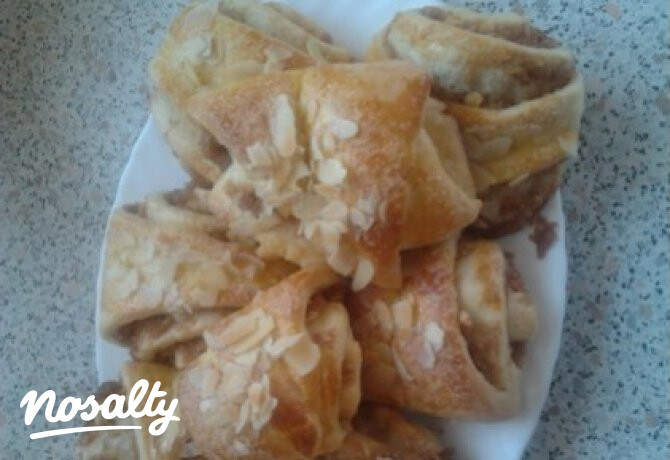 Almás-fahéjas-mandulás tekercs