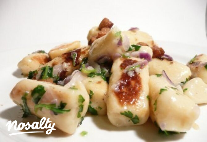 Gnocchi- petrezselyemmel, lila hagymával