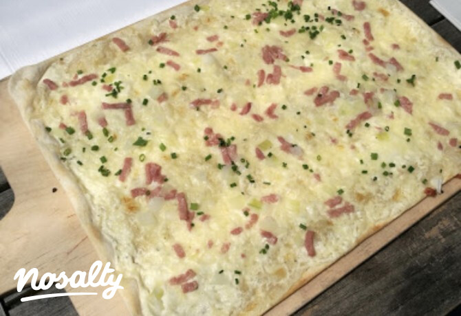 Langalló - Fokhagymás-tejfölös, baconös kenyérlángos