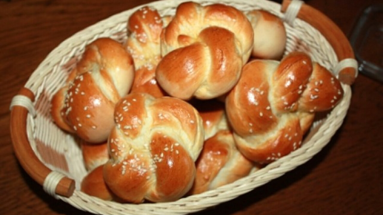 Tejes császárzsemle