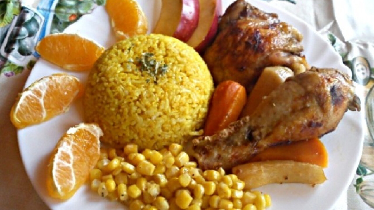 Gyümölcsös csirke curry-s rizzsel