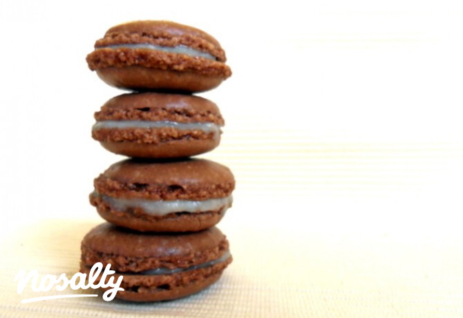 Kókuszkrémmel töltött macaron