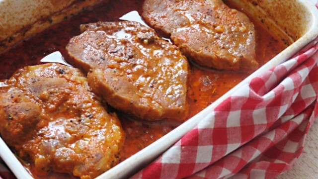 Fokhagymas Paprikas Sertestarja Nosalty