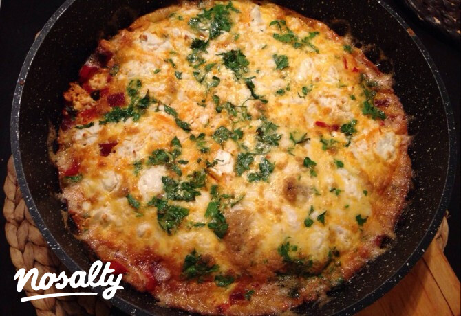 Kolbászos fetás frittata