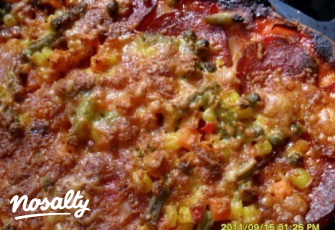 Jól megrakott pizza