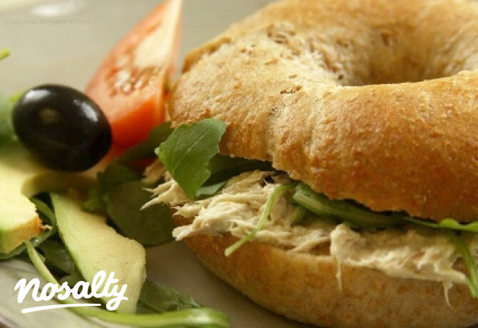 Bagel füstölt halas sajtkrémmel