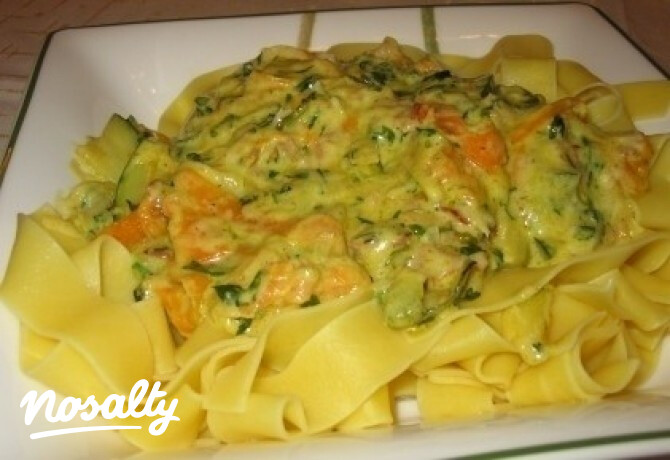 Cukkinis-sárgarépás pappardelle
