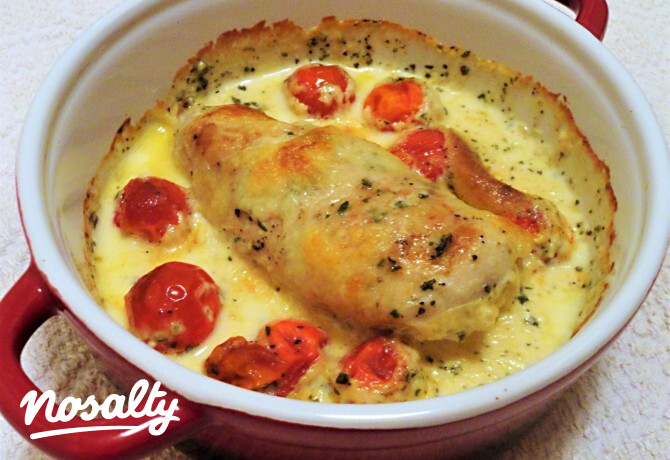 Mozzarellás csirkemell bazsalikomos tejszínszószban