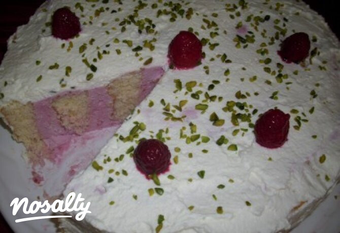 Málnakrémes-habos csavart torta