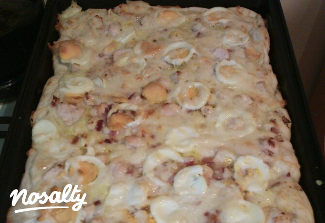 Pizza besameles csirkével