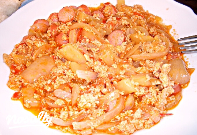 Tojásos lecsó virslivel