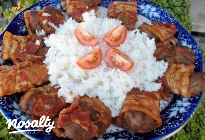 Baconba tekert csirkemáj mustárosan