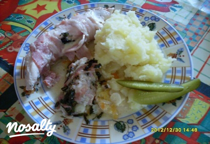 Aszalt szilvás-sonkás csirkemell baconben