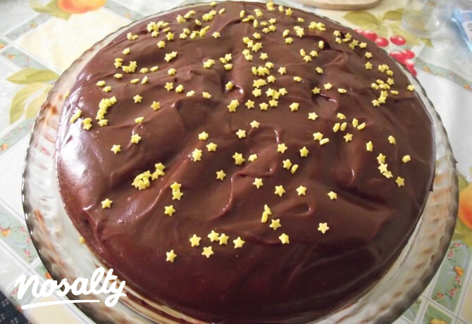 Csokimázas torta meggytöltelékkel