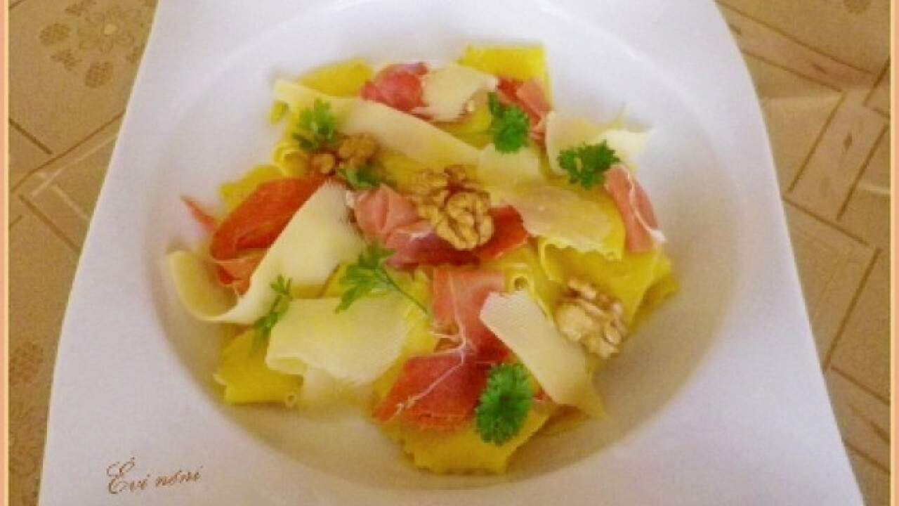 Chilis-füstölt paprikás pappardelle sonkával