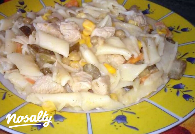 Tejszínes-zöldséges csirke penne tésztával