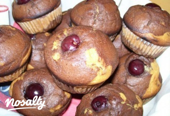 Vándormeggyes foltos muffin