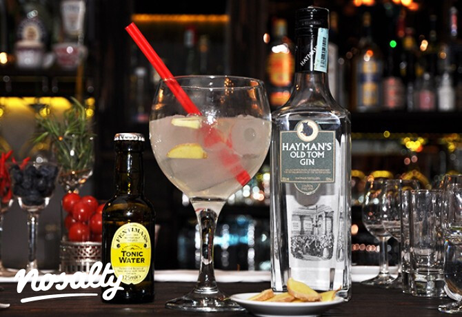 Gyömbéres-fahéjas gin tonic