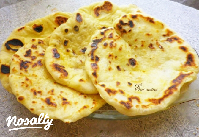 Naan-indiai kenyér thang zonggal és íróval