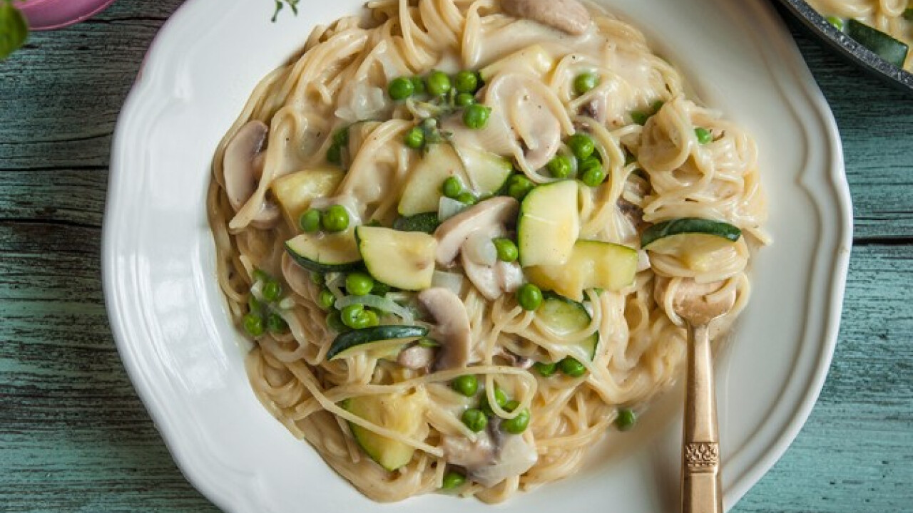 Egyedényes zöldséges spagetti